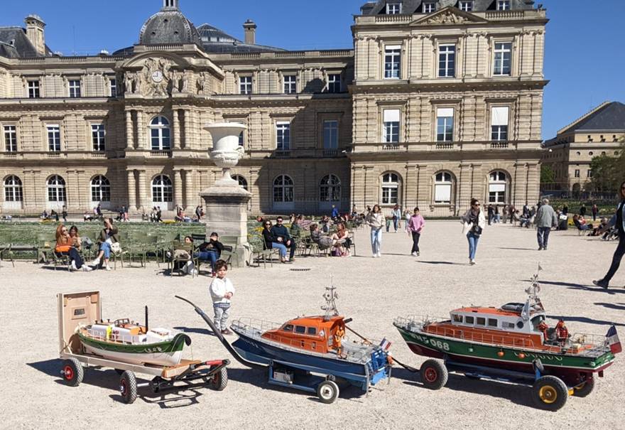 club nautique du luco jardin du Luxembourg Paris pond boat