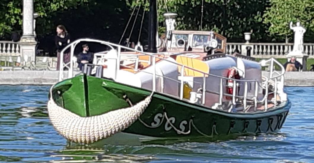 club nautique du luco jardin du Luxembourg Paris pond boat