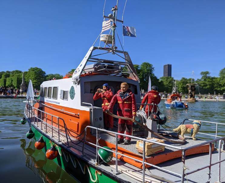 club nautique du luco jardin du Luxembourg Paris pond boat