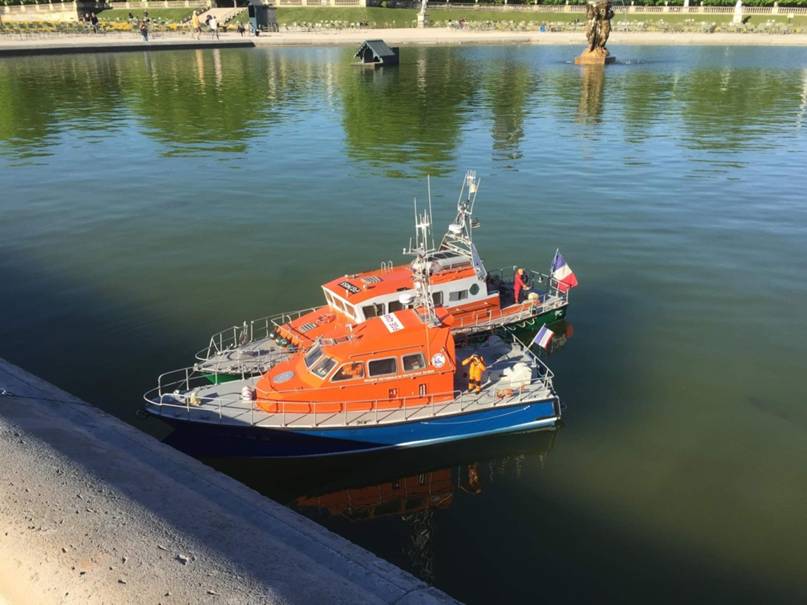 club nautique du luco jardin du Luxembourg Paris pond boat