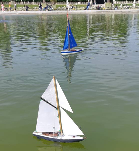 club nautique du luco jardin du Luxembourg Paris pond boat