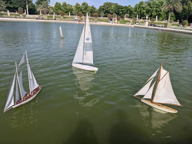club nautique du luco jardin du Luxembourg Paris pond boat
