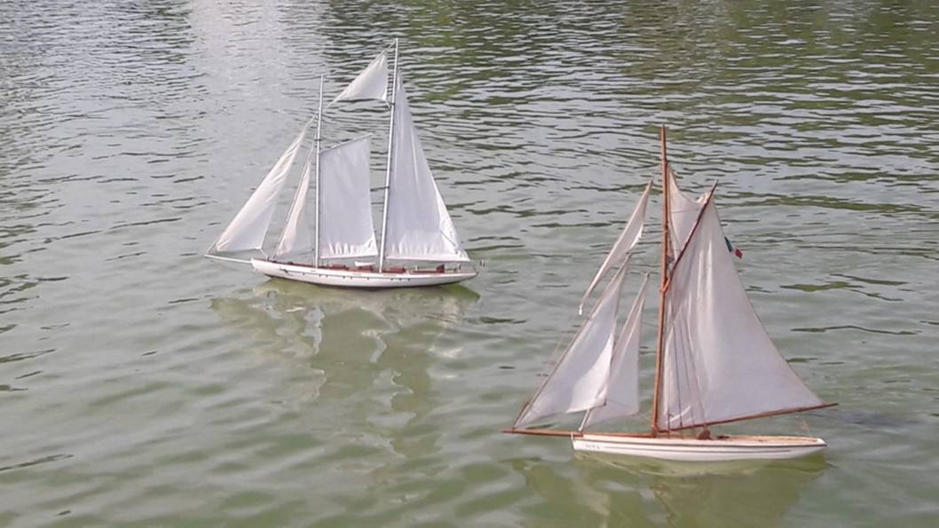 club nautique du luco jardin du Luxembourg Paris pond boat