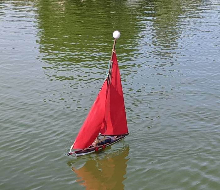 club nautique du luco jardin du Luxembourg Paris pond boat