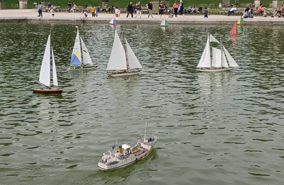 club nautique du luco jardin du Luxembourg Paris pond boat