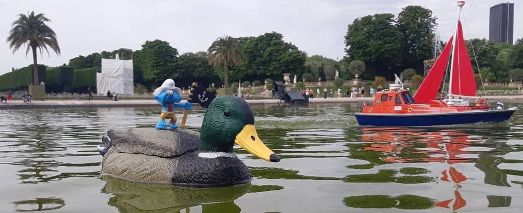 club nautique du luco jardin du Luxembourg Paris pond boat