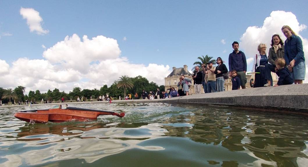 club nautique du luco jardin du Luxembourg Paris pond boat