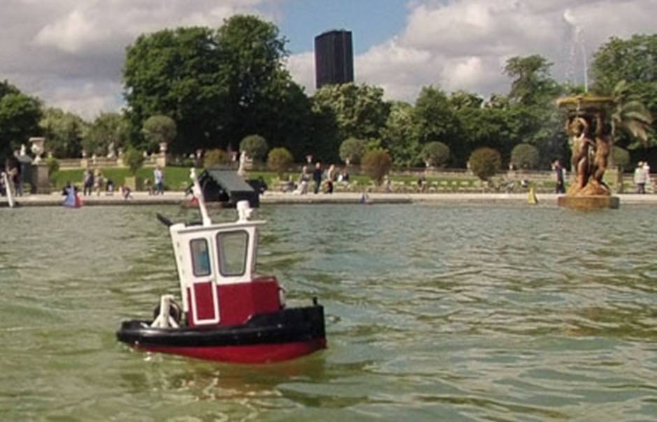 club nautique du luco jardin du Luxembourg Paris pond boat