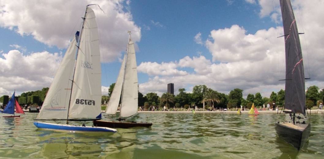 club nautique du luco jardin du Luxembourg Paris pond boat
