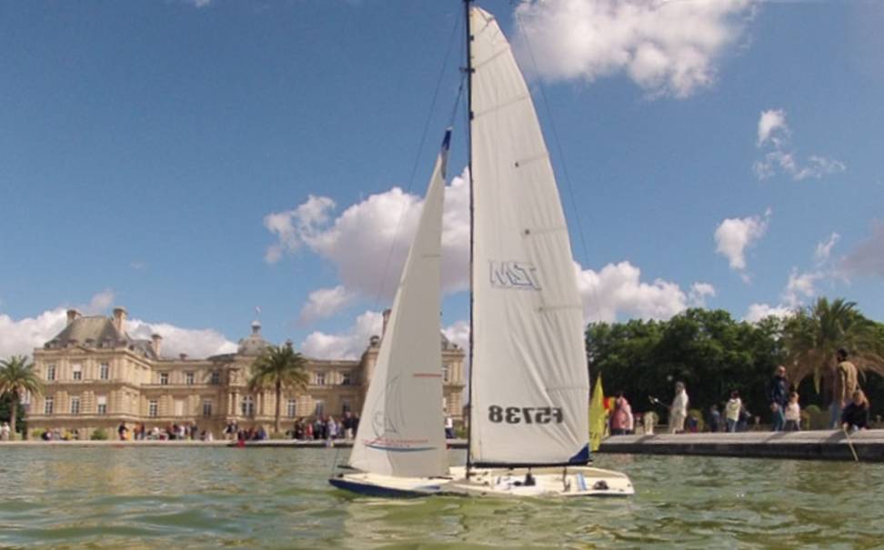 club nautique du luco jardin du Luxembourg Paris pond boat