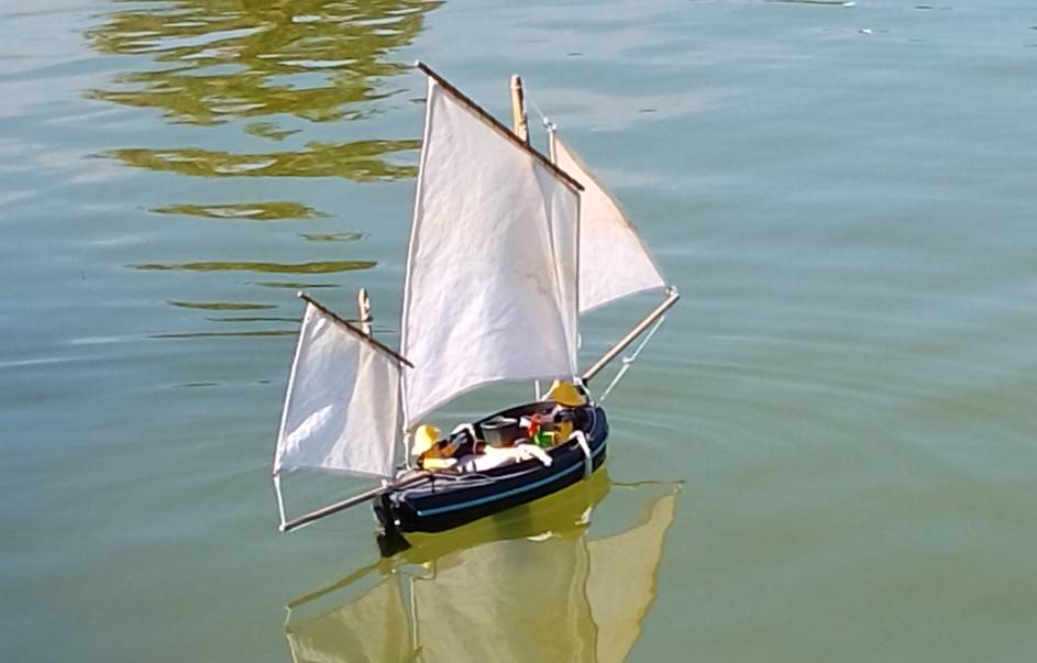 club nautique du luco jardin du Luxembourg Paris pond boat