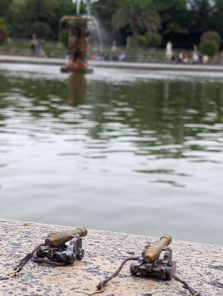 club nautique du luco jardin du Luxembourg Paris pond boat