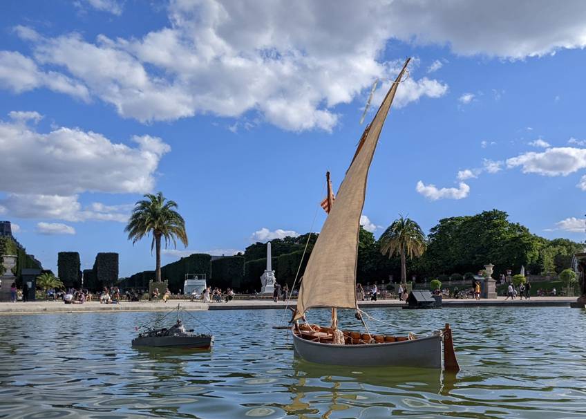 club nautique du luco jardin du Luxembourg Paris pond boat