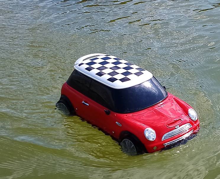 club nautique du luco jardin du Luxembourg Paris pond boat