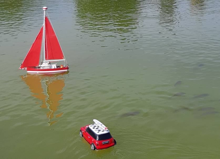 club nautique du luco jardin du Luxembourg Paris pond boat