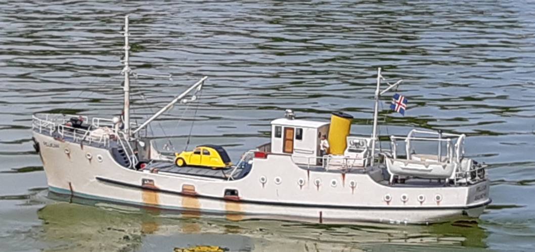 club nautique du luco jardin du Luxembourg Paris pond boat