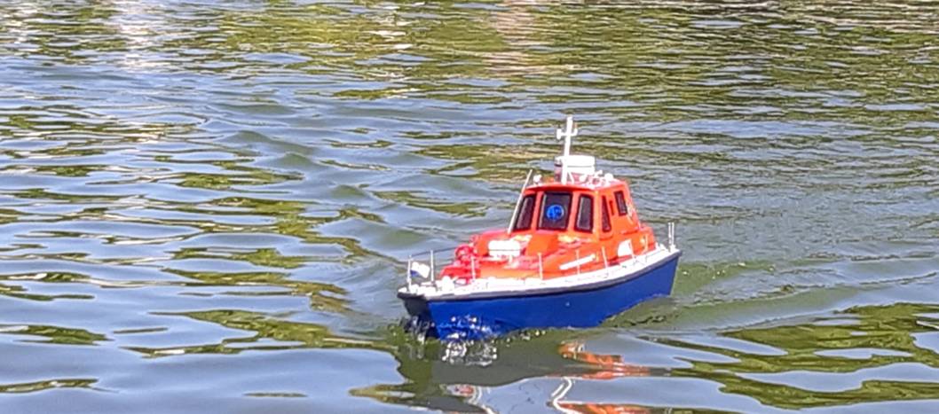 club nautique du luco jardin du Luxembourg Paris pond boat