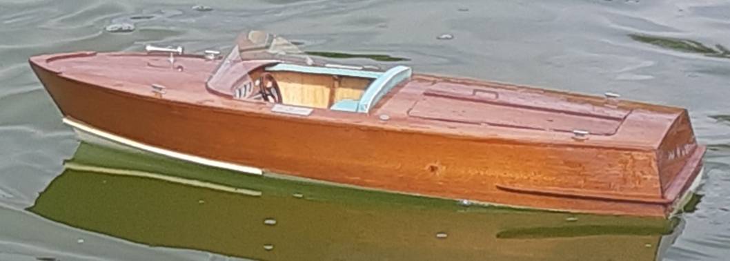 club nautique du luco jardin du Luxembourg Paris pond boat