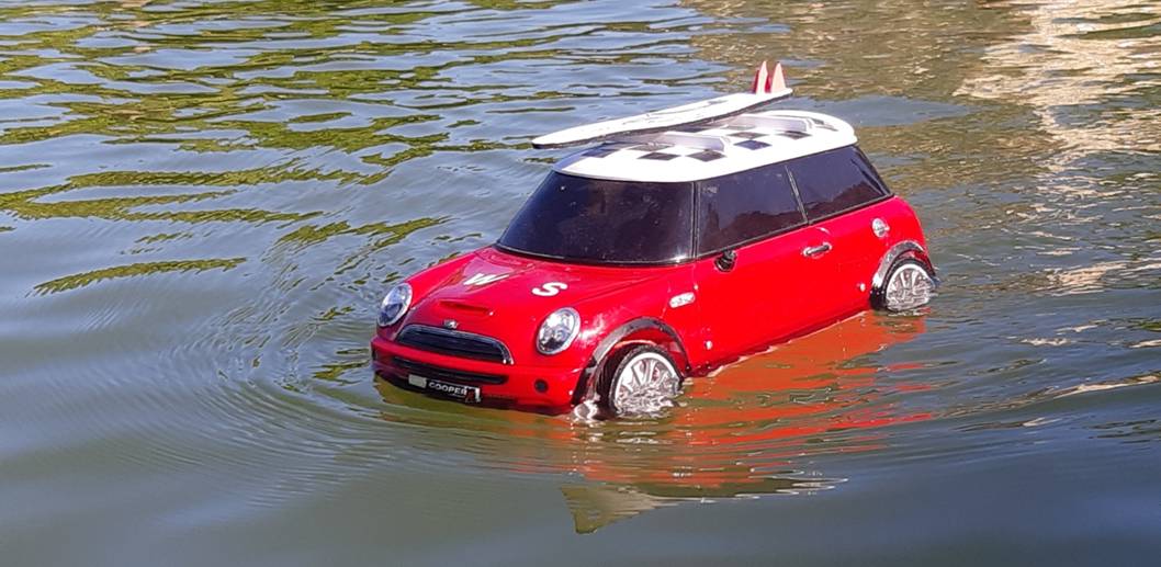 club nautique du luco jardin du Luxembourg Paris pond boat