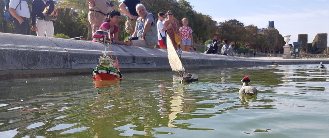 club nautique du luco jardin du Luxembourg Paris pond boat