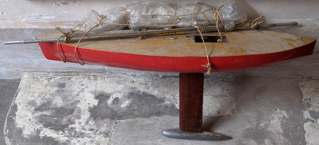club nautique du luco jardin du Luxembourg Paris pond boat