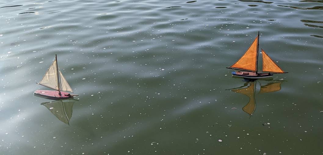 club nautique du luco jardin du Luxembourg Paris pond boat