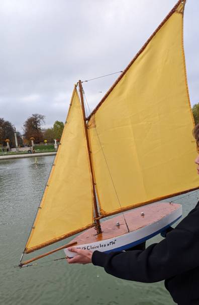 club nautique du luco jardin du Luxembourg Paris pond boat
