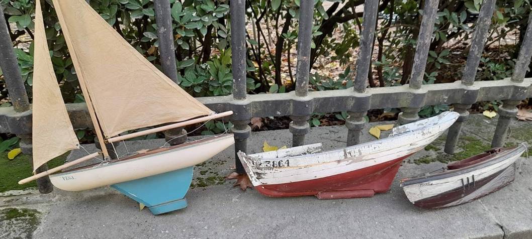 club nautique du luco jardin du Luxembourg Paris pond boat