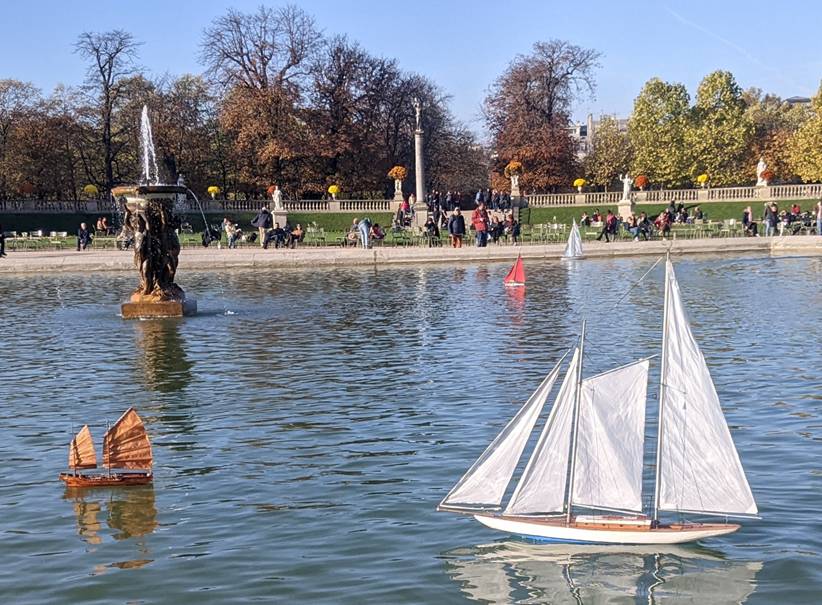 club nautique du luco jardin du Luxembourg Paris pond boat