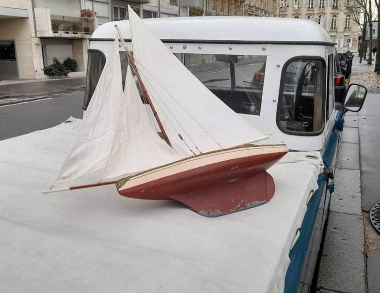club nautique du luco jardin du Luxembourg Paris pond boat