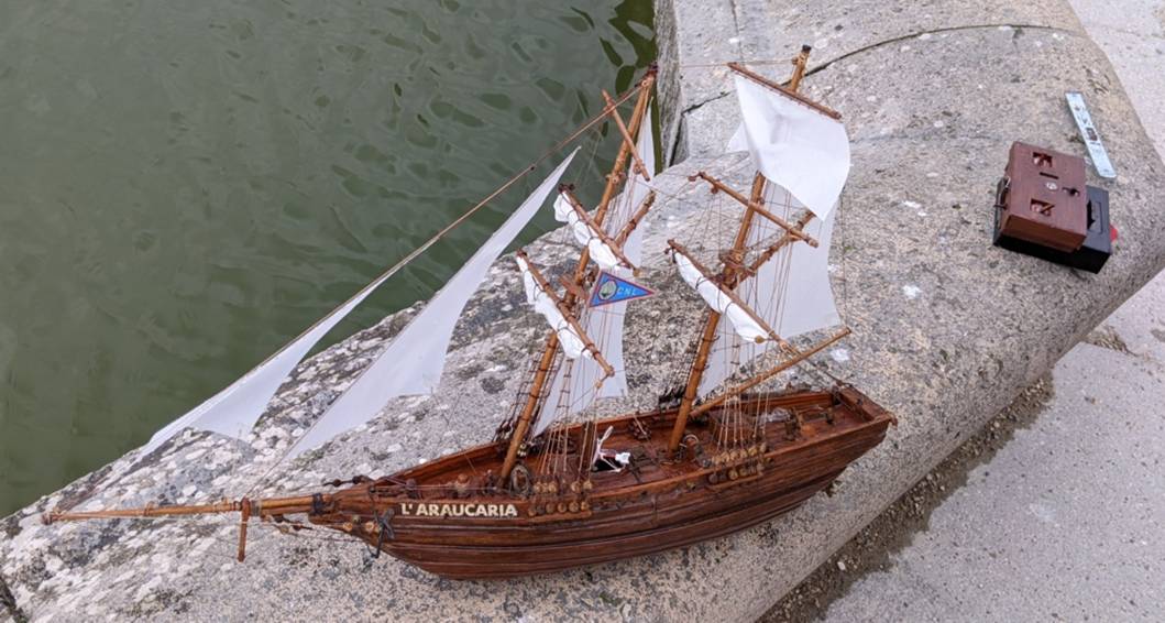 club nautique du luco jardin du Luxembourg Paris pond boat
