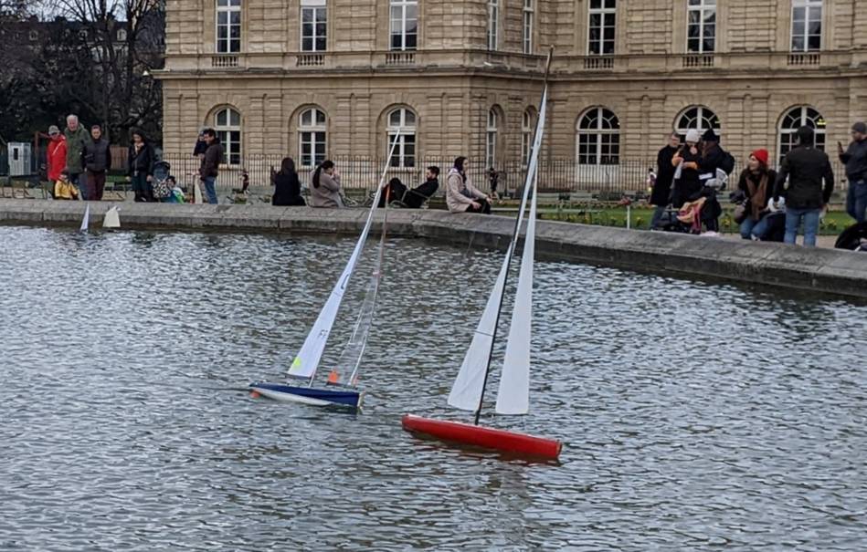 club nautique du luco jardin du Luxembourg Paris pond boat