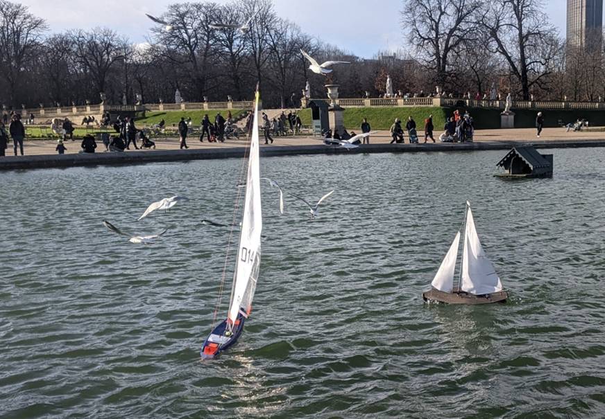 club nautique du luco jardin du Luxembourg Paris pond boat