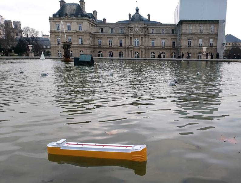 club nautique du luco jardin du Luxembourg Paris pond boat