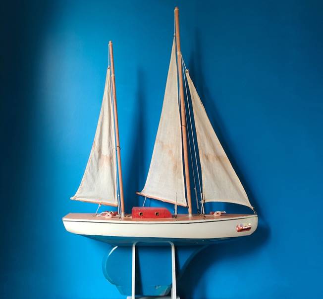club nautique du luco jardin du Luxembourg Paris pond boat