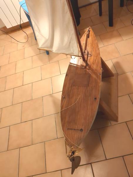 club nautique du luco jardin du Luxembourg Paris pond boat