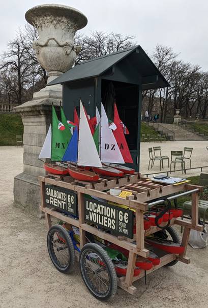 club nautique du luco jardin du Luxembourg Paris pond boat
