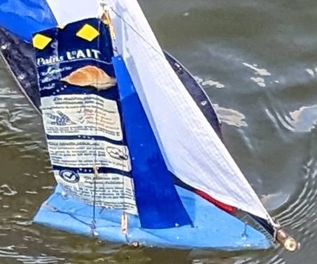 club nautique du luco jardin du Luxembourg Paris pond boat