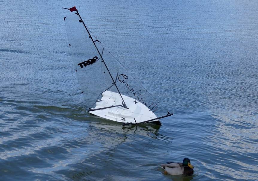 club nautique du luco jardin du Luxembourg Paris pond boat