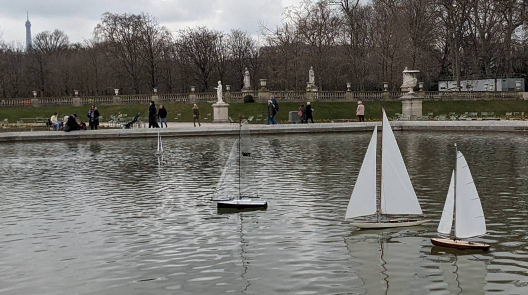 club nautique du luco jardin du Luxembourg Paris pond boat