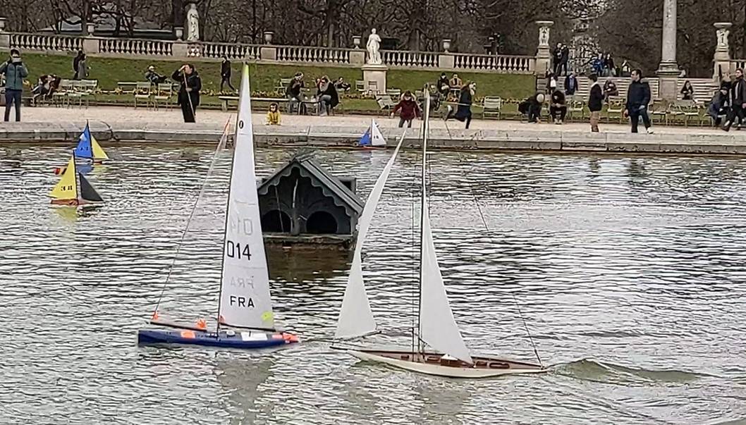 club nautique du luco jardin du Luxembourg Paris pond boat