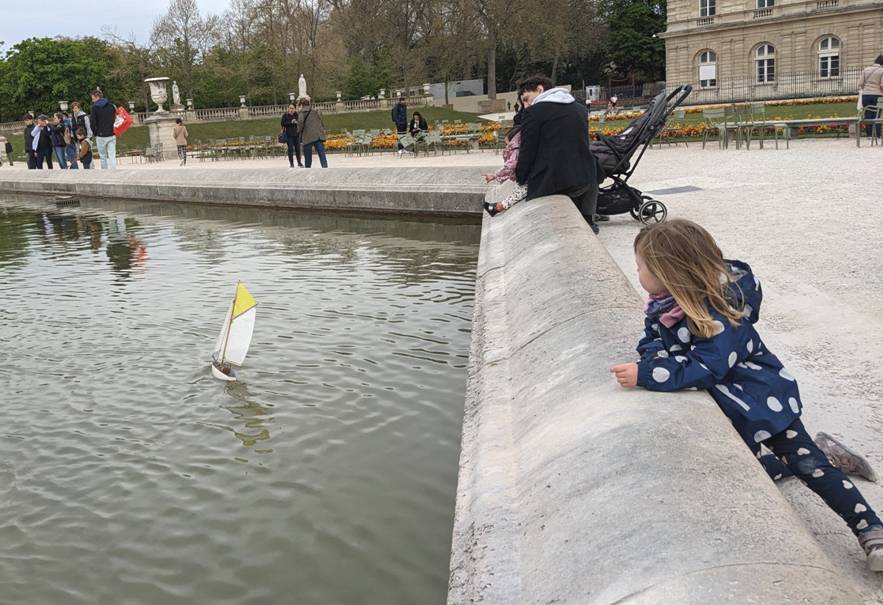 club nautique du luco jardin du Luxembourg Paris pond boat