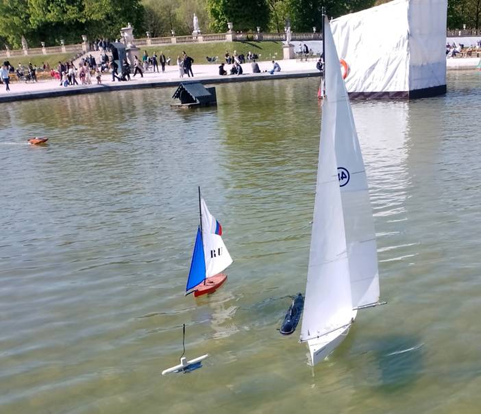 club nautique du luco jardin du Luxembourg Paris pond boat
