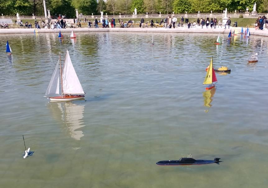 club nautique du luco jardin du Luxembourg Paris pond boat