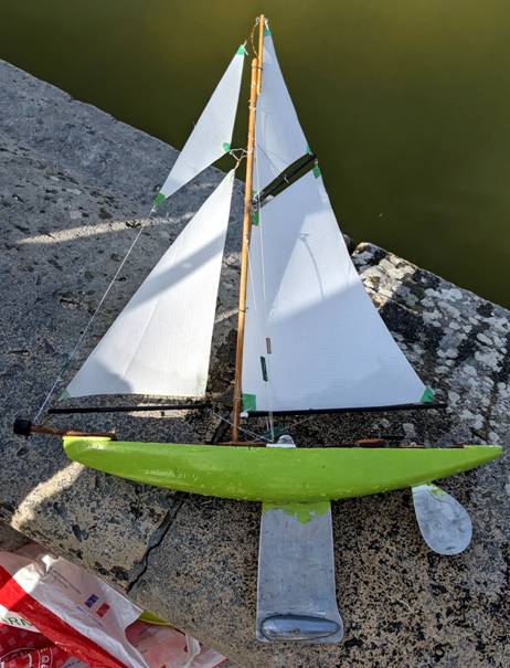 club nautique du luco jardin du Luxembourg Paris pond boat