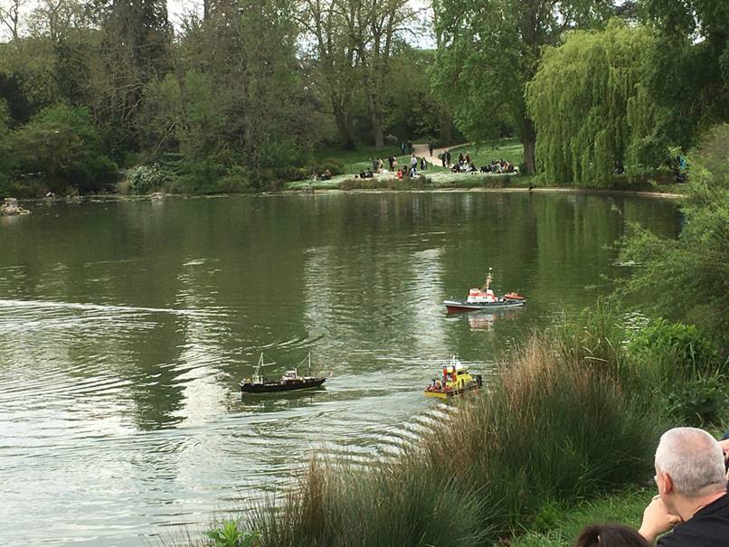 club nautique du luco jardin du Luxembourg Paris pond boat