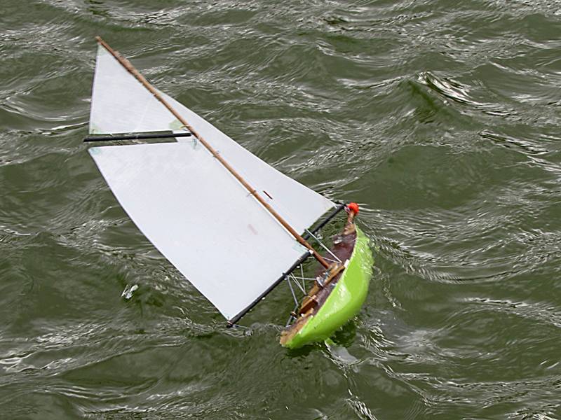 club nautique du luco jardin du Luxembourg Paris pond boat