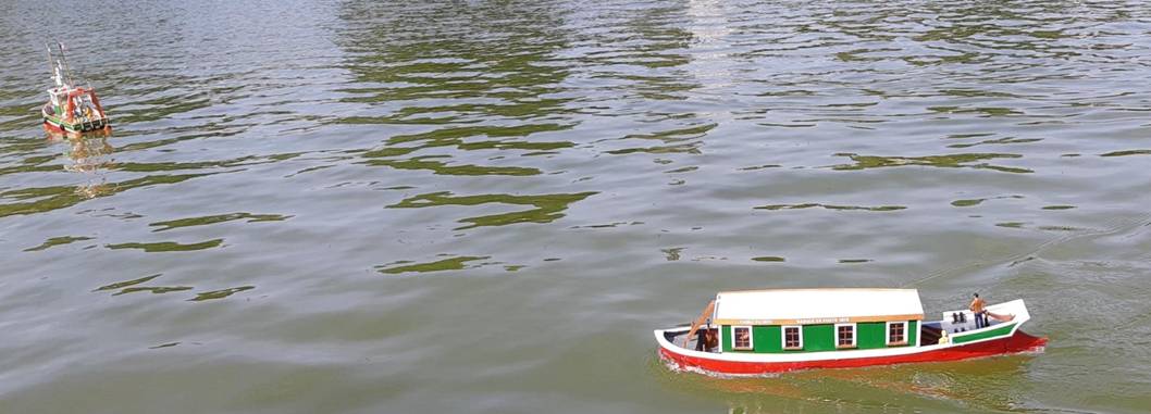 club nautique du luco jardin du Luxembourg Paris pond boat