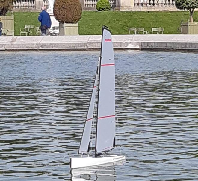 club nautique du luco jardin du Luxembourg Paris pond boat