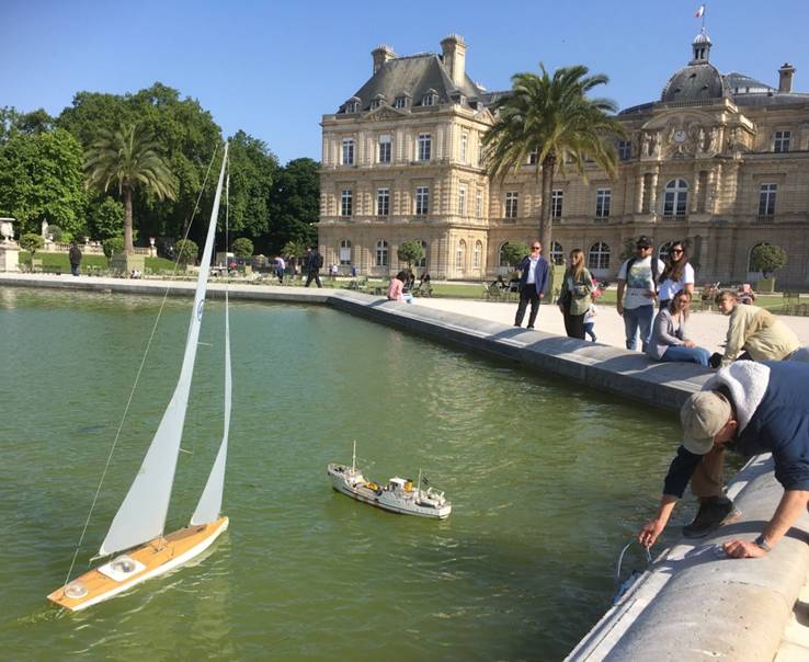 club nautique du luco jardin du Luxembourg Paris pond boat